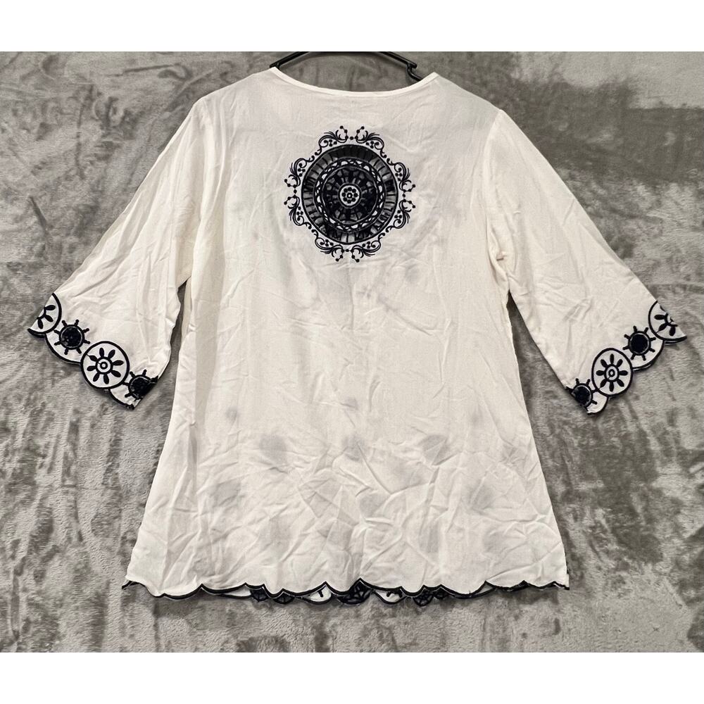 Solitaire Women’s Embroidered Tunic Top NWT Boho Peasant Blouse Cut Out Designs - Picture 2 of 9